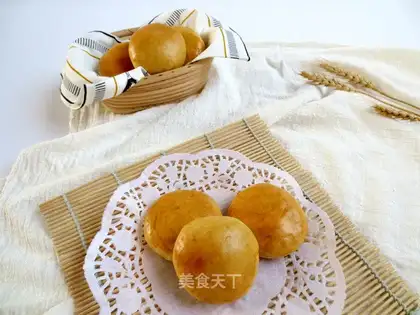 Rose sauce pancakes