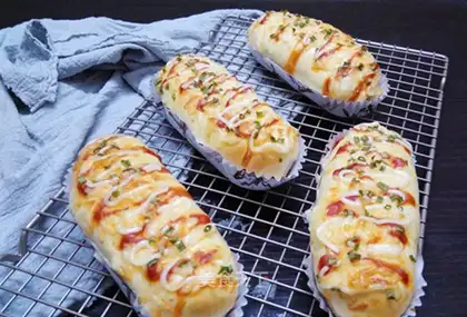 Onion cheese bread