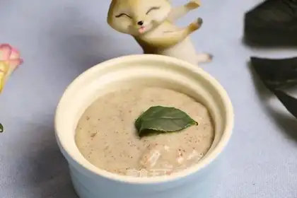 Pyramid and rice