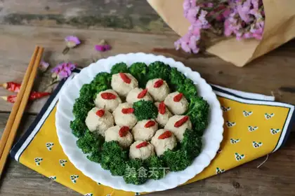 Sweet horse hoofballs