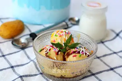 Yogurt mango ice cream