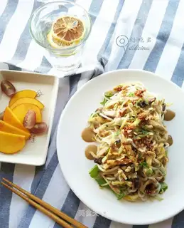 Spicy soy noodles