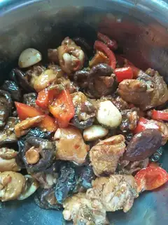 Chicken leg of mushrooms