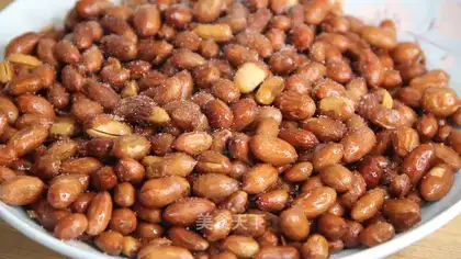 Pop peanuts