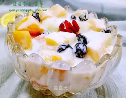Yogurt fruit salad