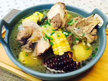Piggy-bone corn soup