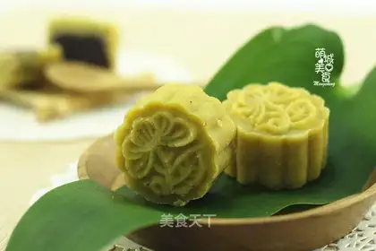 Green bean cake