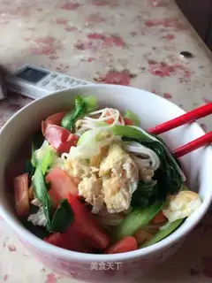 Tomato egg noodles