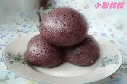 Black rice steamed buns