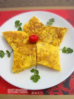 Fried eggs with preserved vegetables