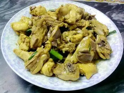 Fried chicken leg with green onion