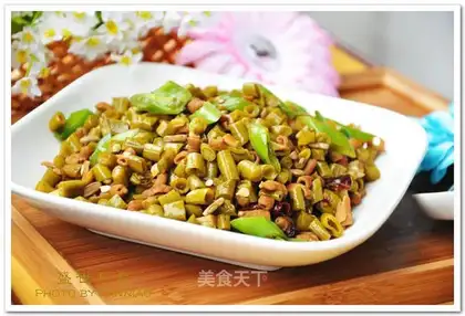 stir-fried duck sausage with sour beans