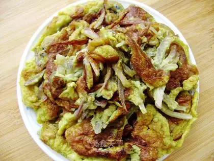 Scrambled eggs with onions