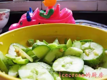 Cucumber mixed with garlic