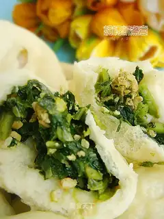 lettuce leaf egg steamed buns