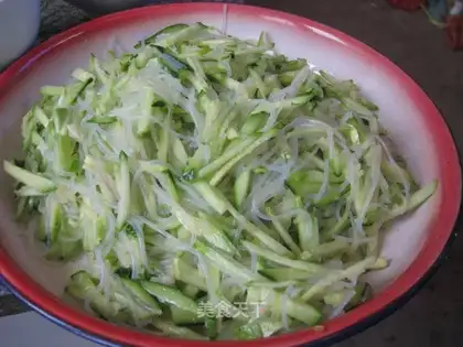 Cold cucumber vermicelli