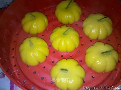 small golden gourd