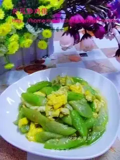 Scrambled eggs with loofah