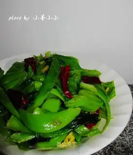 stir-fried mustard stalks