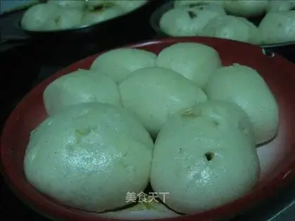 Ugly Pork Bun with Plum Vegetable