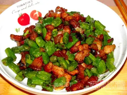 Dry stir-fried green beans