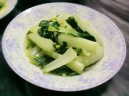 Saute cabbage with garlic