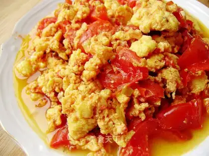 Scrambled egg with tomato