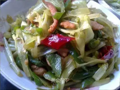 Green pepper and shredded pork stir-fry stick