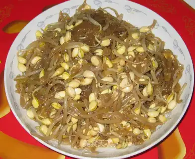 Bean sprouts and vermicelli