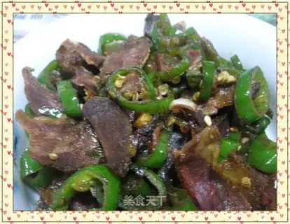 stir-fried green peppers with wax tongue