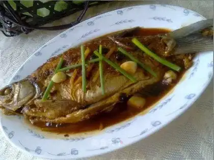 Braised bream fish