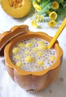 Coconut sauce sago pumpkin glutinous rice balls