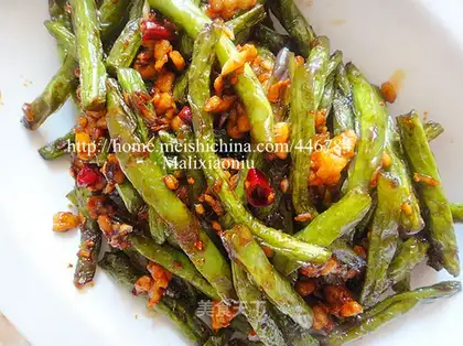 Dry stir-fried stick beans
