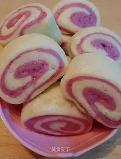 Milk fragrant purple potato steamed buns