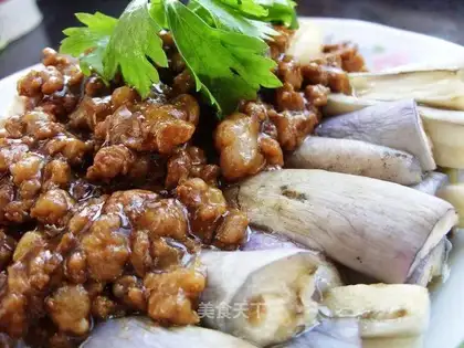 Oil-free version of minced pork and eggplant