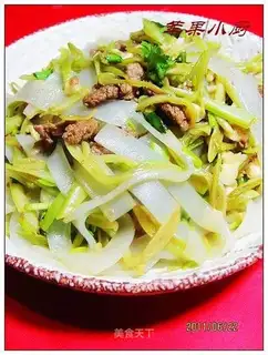 Face lift with shredded pork and beans