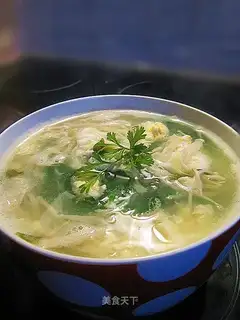 Flammulina velutipes and coriander egg soup