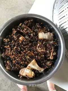 The salted fish steamed with flowers