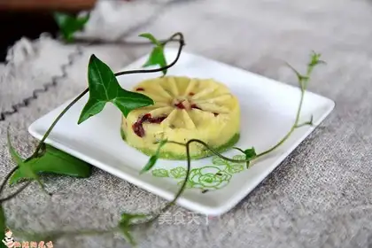 Green bean cake
