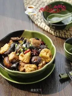 Mushroom tofu bubbling ribs