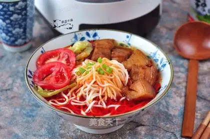 Five flowers with spicy noodles