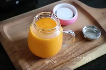 A papaya yogurt shake