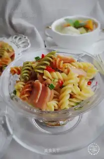 Spicy carrot ham and pasta