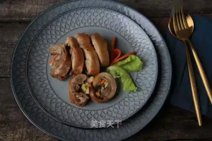 Duck vegetable rolls