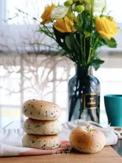 Black sesame berries
