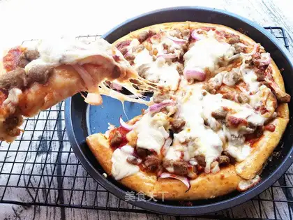 Black pepper beef pizza