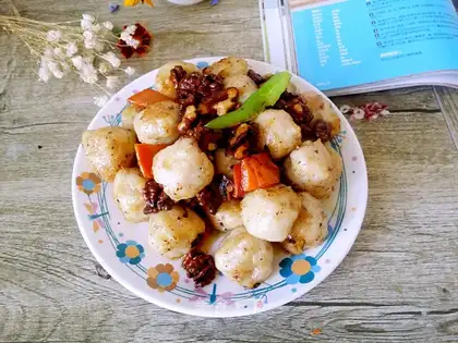 walnut fried fish balls