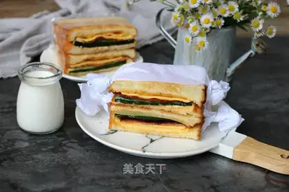 Bacon cheese sandwich