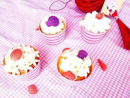Light cream cupcakes
