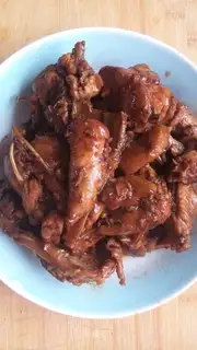 Red chicken rack